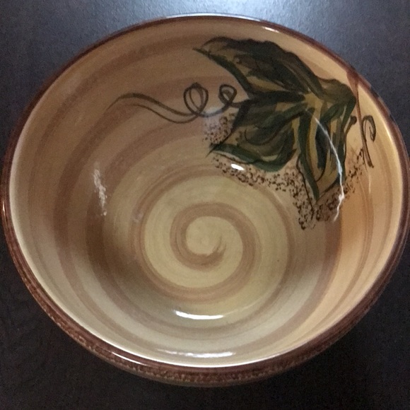 Tabletops Gallery Vintage Cabernet Hand Painted and Hand Crafted Bowl - Picture 4 of 12